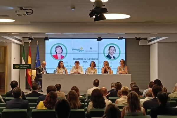 Guadaliuris reúne a la Judicatura sevillana en una jornada sobre las reformas procesales introducidas por la Ley Orgánica 1/2025.